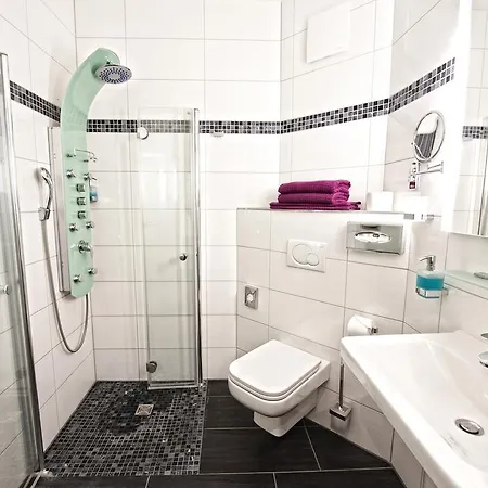 מלון Jungstil 4*